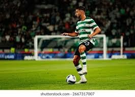 奥斯曼·登贝莱统治比赛！😎 无论是集体荣誉还是个人奖项，巴黎圣日耳曼的这位球星应有尽有。洲际杯 来源：TNT全部 法国超级杯 ✅